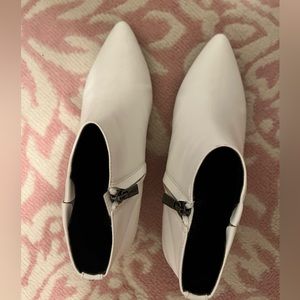 Reaction Kenneth Cole White Booties with kitten heal